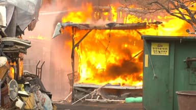 마을 삼킨 새벽 불길에 '망연자실'..."집이 다 타고 없어져"