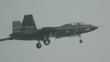 KF-21 비행시험 끝...1,600차례 무사고 비행