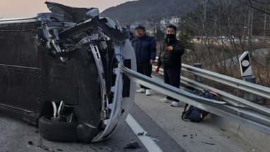 강릉서 승용차 가드레일 충돌 후 전도...2명 사상