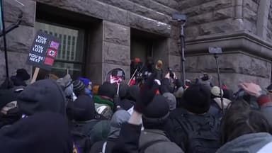 미 미네소타에서 '이민 단속' 찬반 시위대 충돌