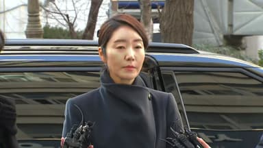 [현장영상+] '1억 의혹' 강선우, 경찰 출석 첫 마디가....