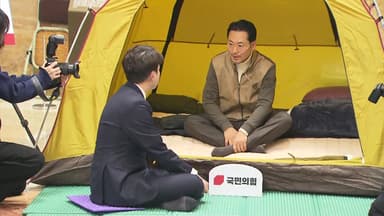 산소발생기 낀 장동혁, 달려온 이준석...민주 '외면'