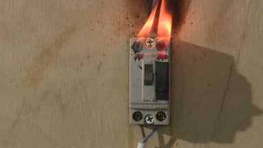 '화재 시한폭탄' 노후 전기설비..."내구연한 법제화 추진"