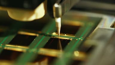 '수출 효자' 반도체의 역습...스마트폰·가전 다 오른다