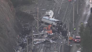45명 숨진 스페인 열차 사고 "철로 손상으로 탈선"