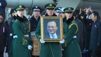 [현장영상+] 고 이해찬 전 총리 시신 인천공항 도착...장례식장으로 운구