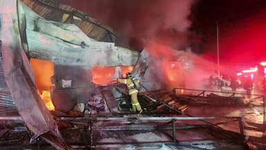 청주 설비 공장에서 불...1개 동 전소