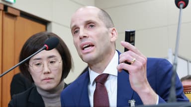 쿠팡 로저스 대표 통역 놓고 실랑이…"정상적이지 않아"