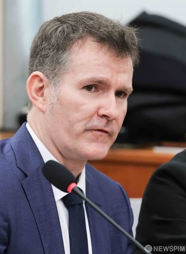 [쿠팡 정보 유출] "안녕하세요"만 가능한 로저스 대표…영어듣기 시험장 된 청문회