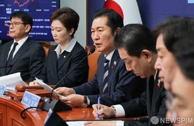 與 "통일교 특검 하자…여야 정치인 누구도 예외없어"