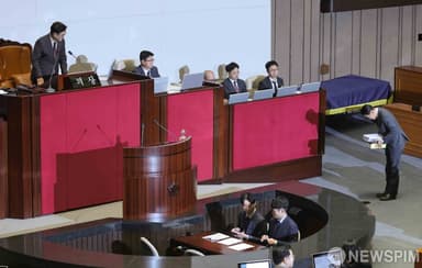 내란전담재판부법 국회 본회의 통과…野 "李대통령, 거부권 행사해야"