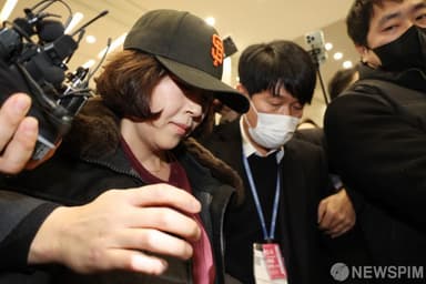 [종합] 경찰, '공천헌금' 의혹 강선우 등 압수수색…김경, 11일 만에 '귀국'