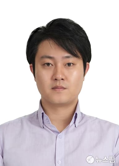 [데스크 칼럼] 웃음보다 사과가 먼저다