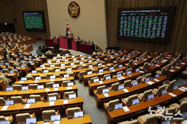 '범위 모호' 비판 여전한데…허위조작정보 근절법 통과[박지환의 뉴스톡]