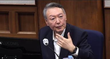 구형 앞둔 尹측 "이승만 계엄도 사법심사 없었다" 주장