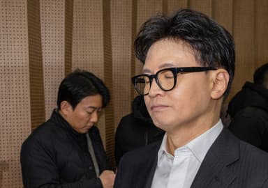 흥분한 군중에 먹잇감…한동훈 제명, 왜 그 새벽 노렸나[영상]