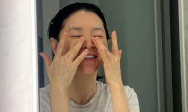 “아껴 쓰자” 2조 재력가 남편 둔 이영애의 ‘화장품 튜브 절단’ 반전 민낯