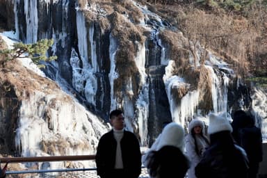 [날씨 LIVE] 아침 최저 -14도 ‘강추위’ 지속…출근길 빙판길 주의