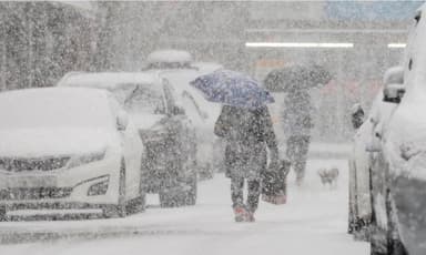 [날씨 LIVE] 중부 '함박눈'·전국 '강풍'… 오후엔 황사 유입