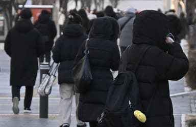 [날씨 LIVE] 전국 강추위 속 서해안 강한 눈…빙판길 비상