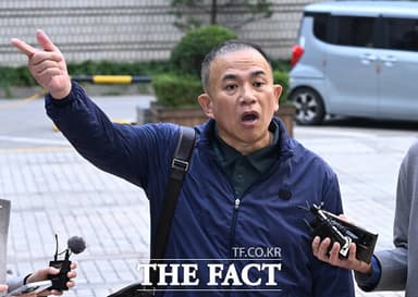 [현장FACT] 재판 출석해 녹취록 튼 명태균 씨, 미래한국연구소 운영 의혹 부인 (영상)