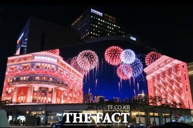 [이상빈의 '현장'] 코끼리 등장에 '탄성'...'3사 3색' 백화점 크리스마스 '핫플'(영상)