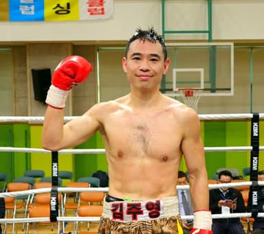 '35세 신인왕' 프로복서 김주영, 소지섭도 후원하는 이유 [유병철의 스포츠 렉시오]