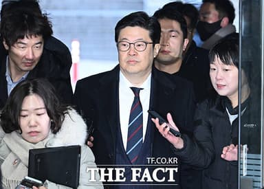 [현장FACT] '홈플러스 사태' MBK 김병주·김광일 구속 기로...'묵묵부답' 출석 (영상)