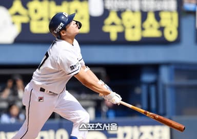 186억 쏟아붓고도 ‘외야 구멍’? 4번 타자 잃은 두산, ‘미완의 대기’에 운명 걸었다