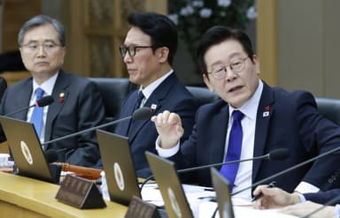 李대통령 "엄청 똑똑해, 데려다 쓰라"···신안군 재생에너지 국장 '픽'