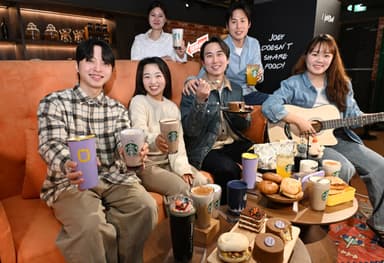 美 시트콤 '프렌즈' 입은 스타벅스···한정 메뉴·굿즈 공개