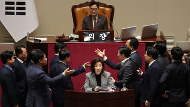 국힘 필리버스터 시작…'무선마이크'에 본회의 정회