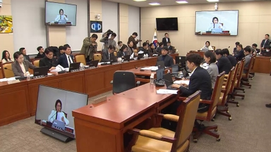 '허위조작 정보 근절법' 범여권 주도 과방위 통과