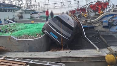제주 어선 위로 차량 돌진..."급발진" 주장