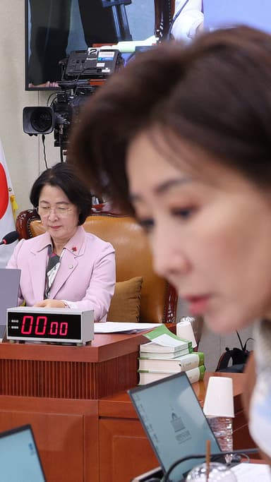 "배운게 없다" "선배님은 뭘 배웠는데"…법사위서 '필버 2차전'