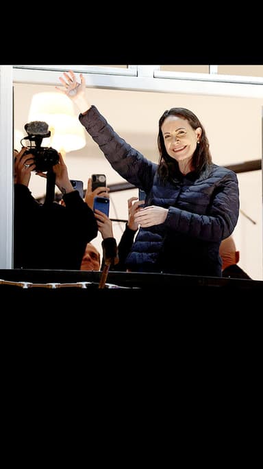 美 도움으로 베네수엘라 탈출 마차도, 美 군사행보 힘 싣다