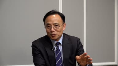 닥터둠 김영익 “내년 코스피 3500, 삼성전자 주가 9만원 밑으로 떨어질 것”