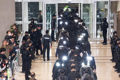 마스크에 고개 푹…‘캄보디아 범죄단지’ 한국인 범죄자 73명 강제 송환