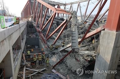 광주대표도서관 '와르르'…"2층 옥상 붕괴…지지대 설치못해"