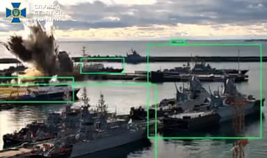 우크라 “수중 드론으로 러시아 6천억 잠수함 폭파”…러 “피해 없다”