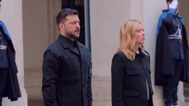 트럼프 "젤렌스키, 정신 차려야" 압박...러, 계속 진격