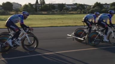 세계 최초로 사람의 힘만으로 비행기 이륙시켜