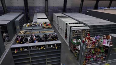 1년에 25만 개...런던의 '분실물 보물창고'