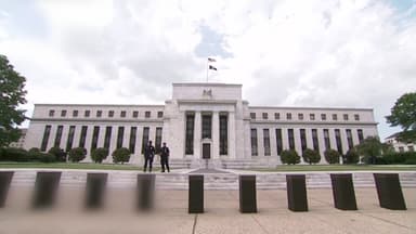 파월 vs 해싯...금리 향방 놓고 연준 안팎 '샅바 싸움' 치열