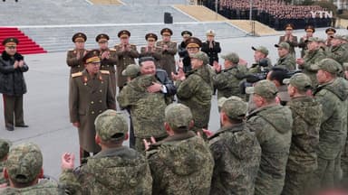 북, 러 파병부대 환영식...전사자 9명에 '영웅' 칭호