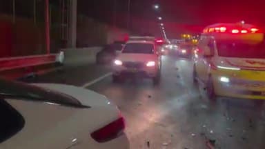 인천공항고속도로에서 차량 5대 추돌...2명 부상