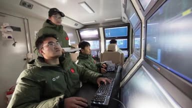 '중국판 B-21'에 '드론항모'까지...미중 무인기 전쟁