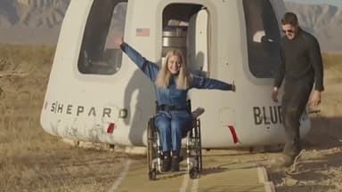 휠체어 장애인 첫 우주여행..."지금껏 가장 멋진 경험"