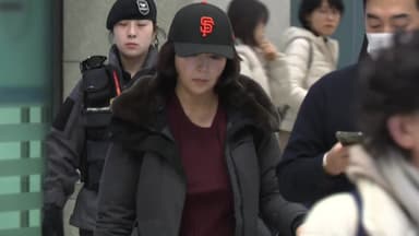 '강선우 1억' 김경, 경찰 출석...질문에 묵묵부답