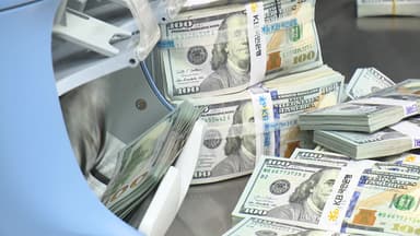 기준금리 2.5%로 5연속 동결...코스피 4,750 돌파